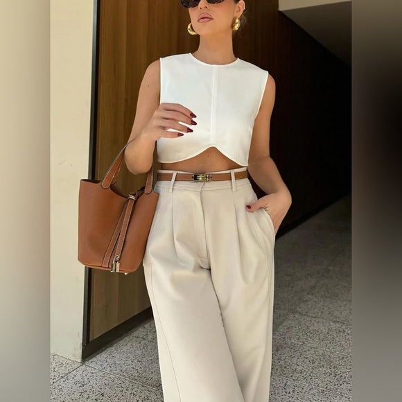 Commense Pleated Cropped Pants - Picture 4 of 5